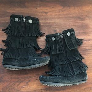 Minnetonka girls fringe boots